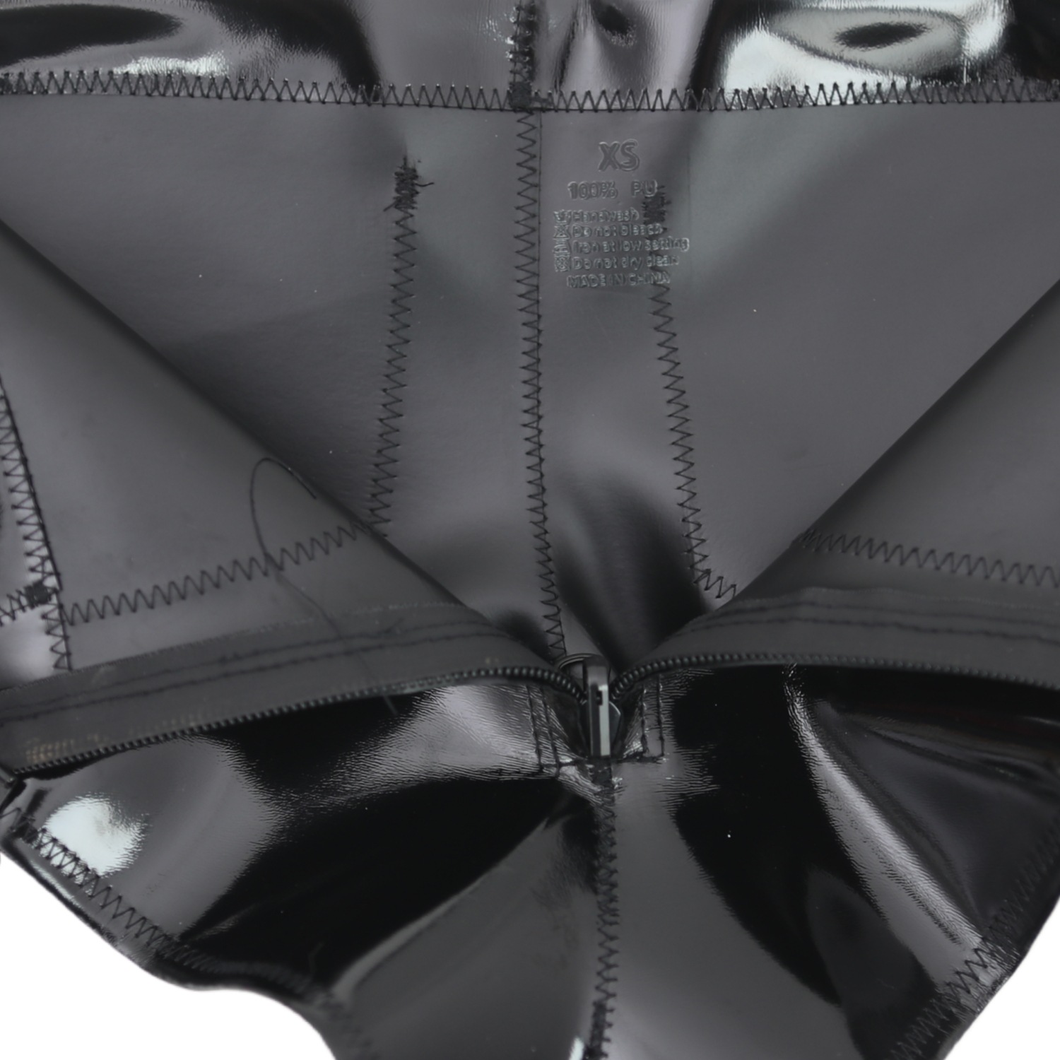 Shorts Brilhantes Unissex com  - Women And Men Fashion avaliação e preço